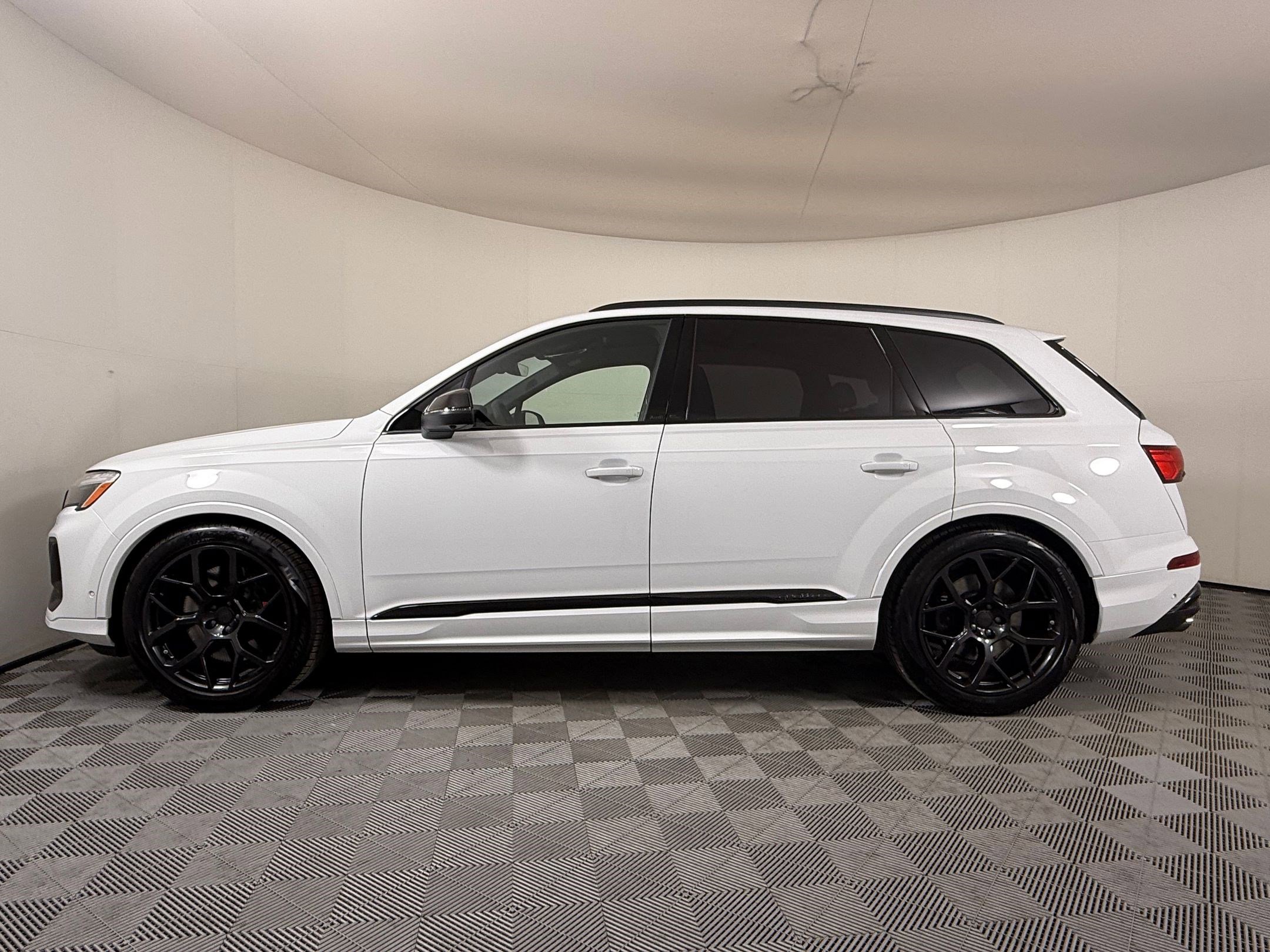 New 2026 Audi SQ7 Premium Plus image 2