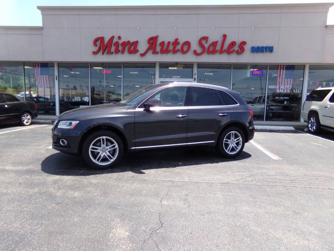 Used 2017 Audi Q5 2.0T Premium Plus w/ Technology Package AWD/4WD image 1