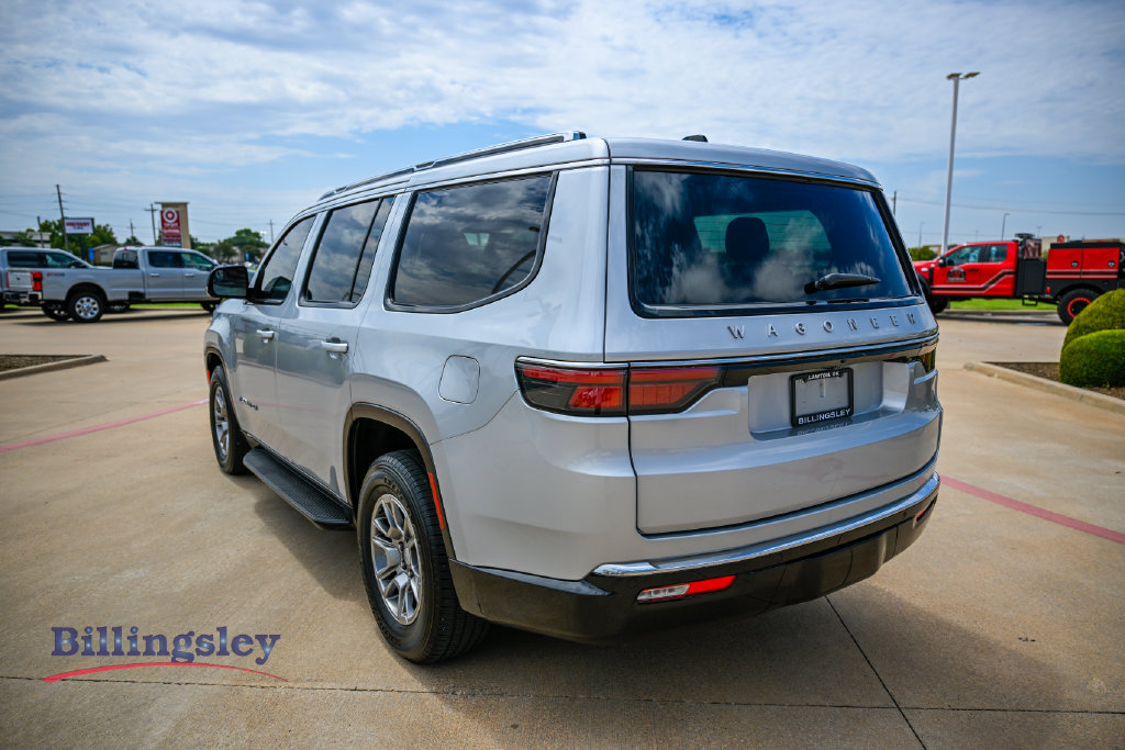 Used 2024 Jeep Wagoneer 4WD image 5