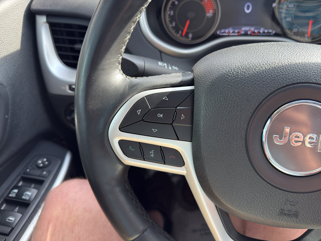 Used 2018 Jeep Cherokee Trailhawk w/ Comfort/Convenience Group image 23