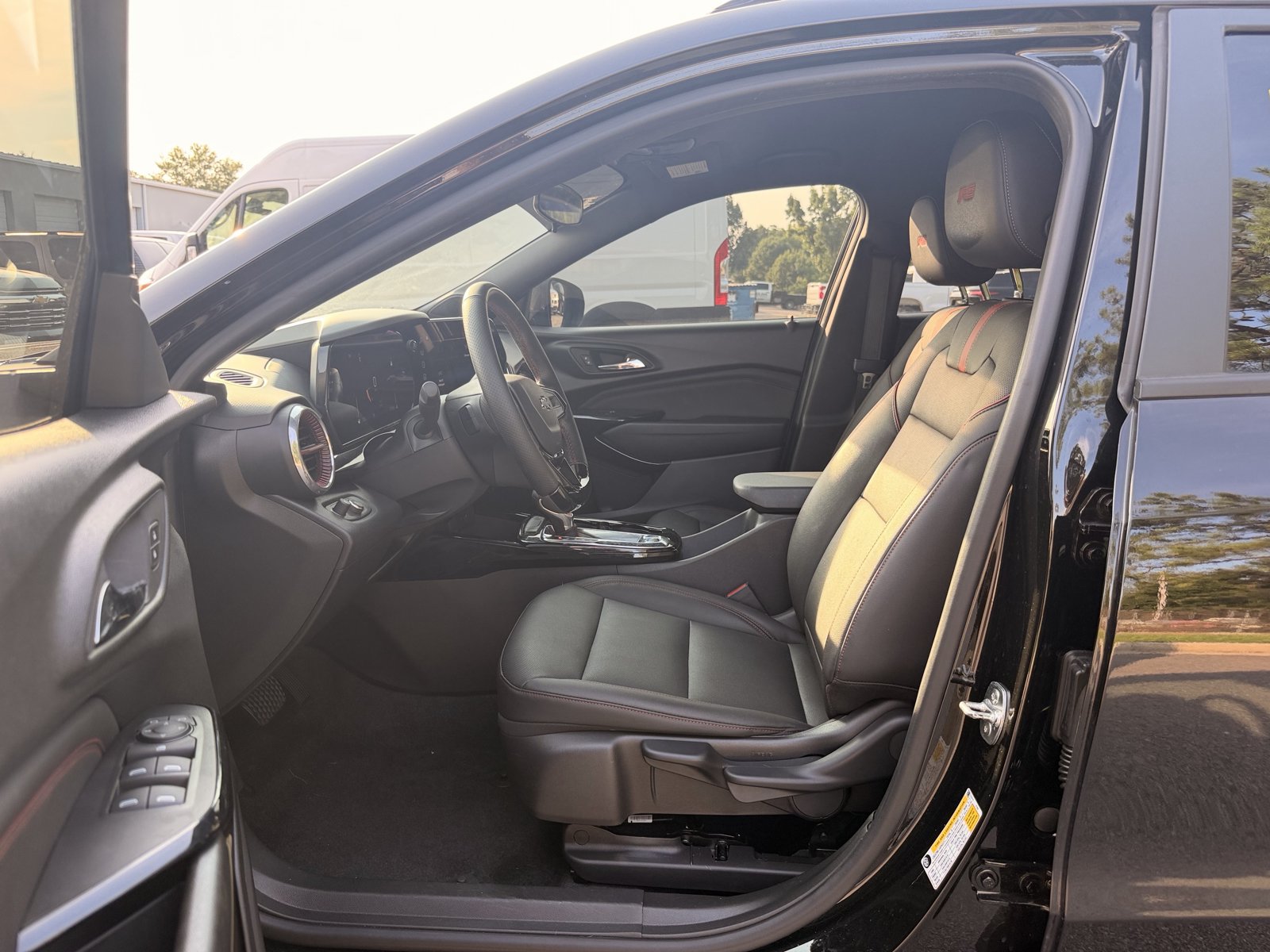 Used 2024 Chevrolet Trax RS w/ Driver Confidence Package FWD image 14