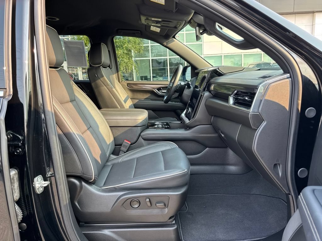 Used 2025 GMC Yukon XL Elevation RWD image 15