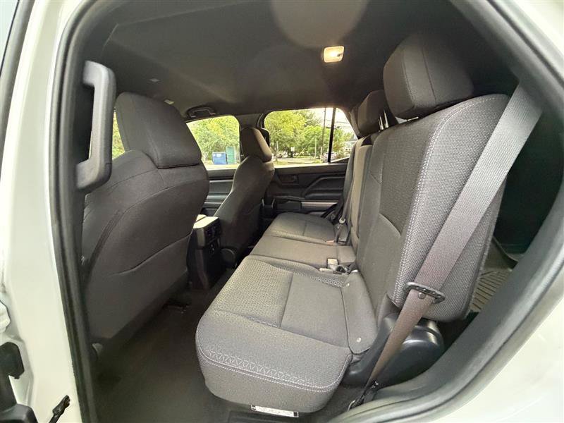 Used 2025 Toyota 4Runner SR5 AWD/4WD image 33