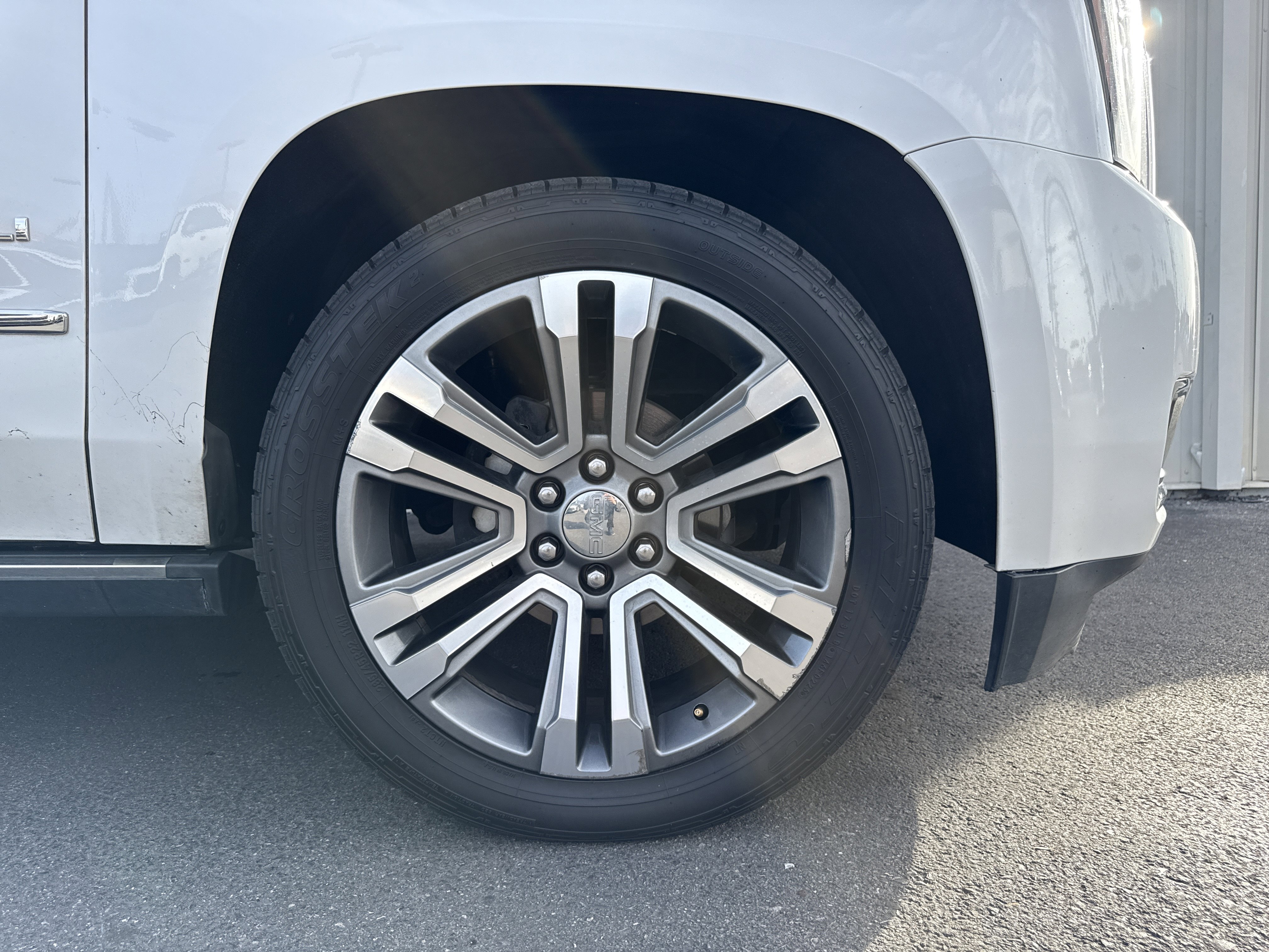 Used 2020 GMC Yukon Denali w/ Denali Ultimate Package image 25