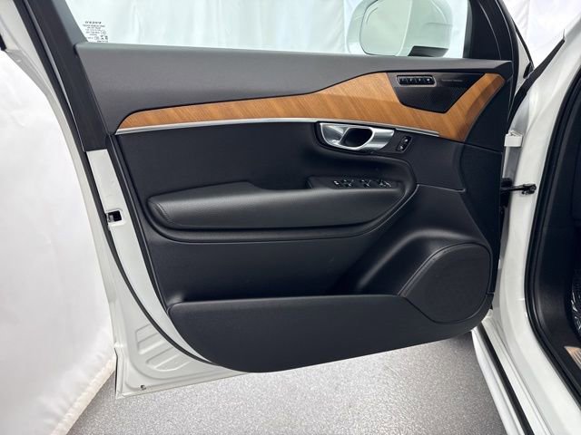 Used 2022 Volvo XC90 T6 Momentum w/ Advanced Package image 13
