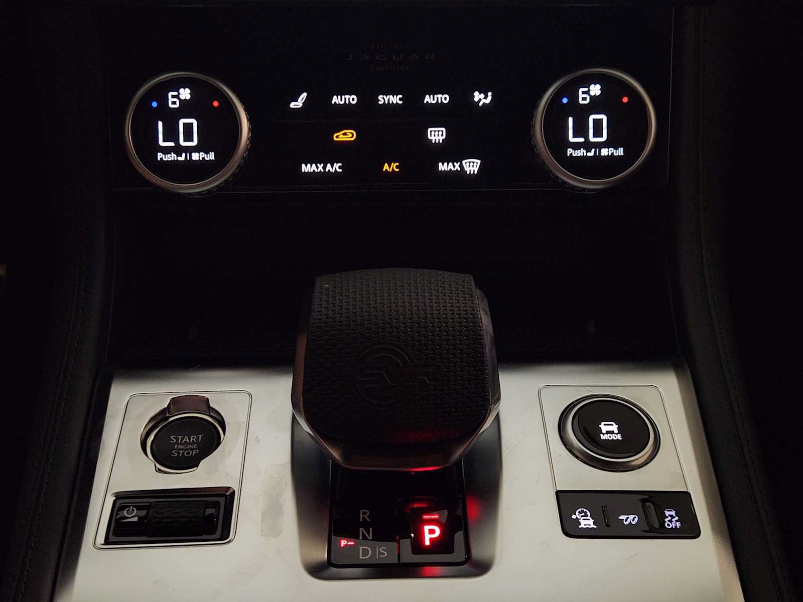 New 2026 Jaguar F-PACE SVR 575 Edition AWD/4WD image 19