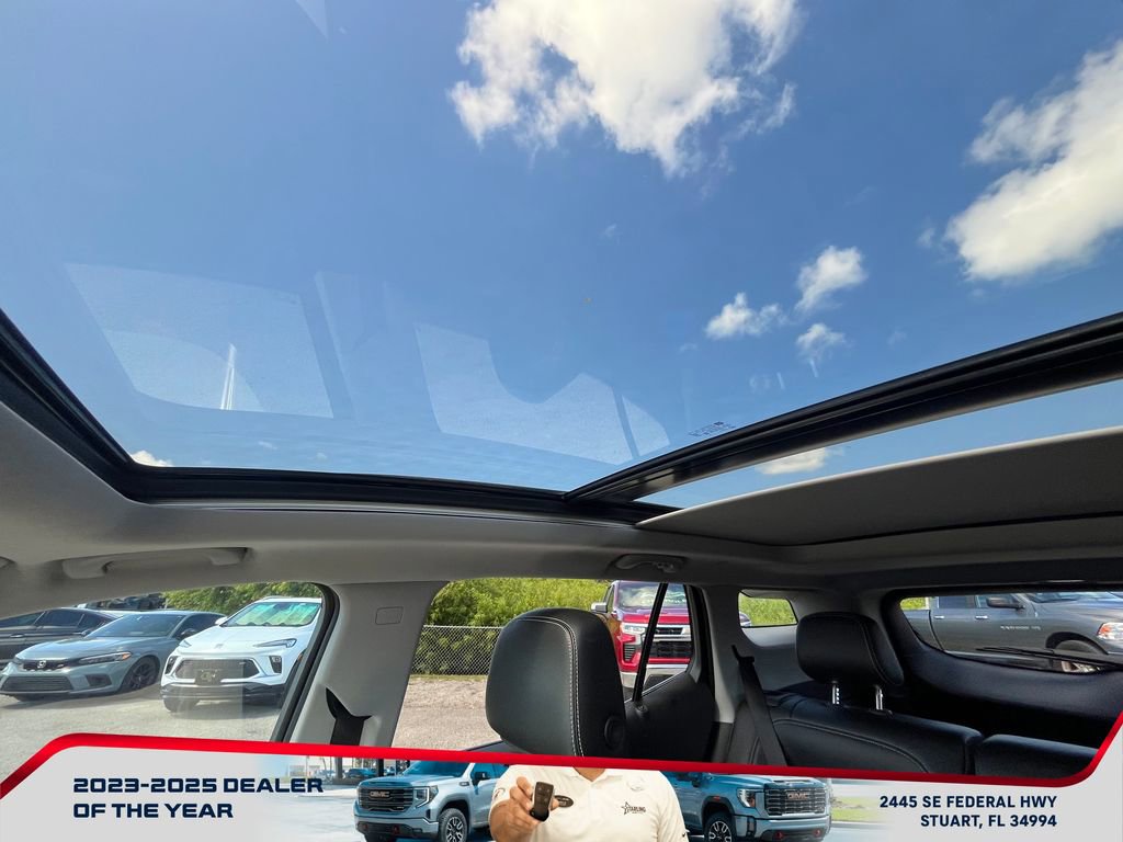 Used 2023 GMC Terrain SLT w/ Tech Package FWD image 35