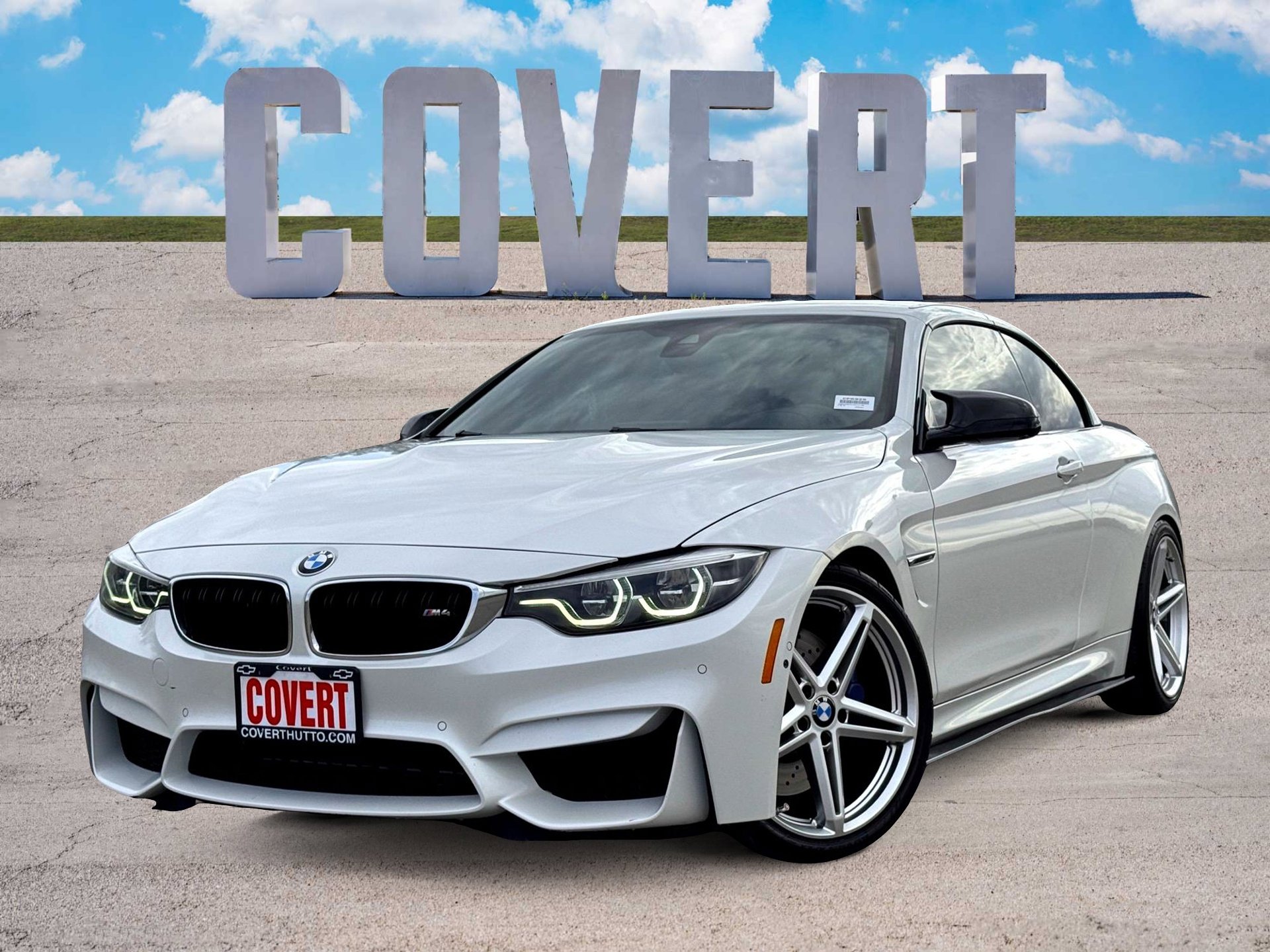 Used 2018 BMW M4 Convertible image 1