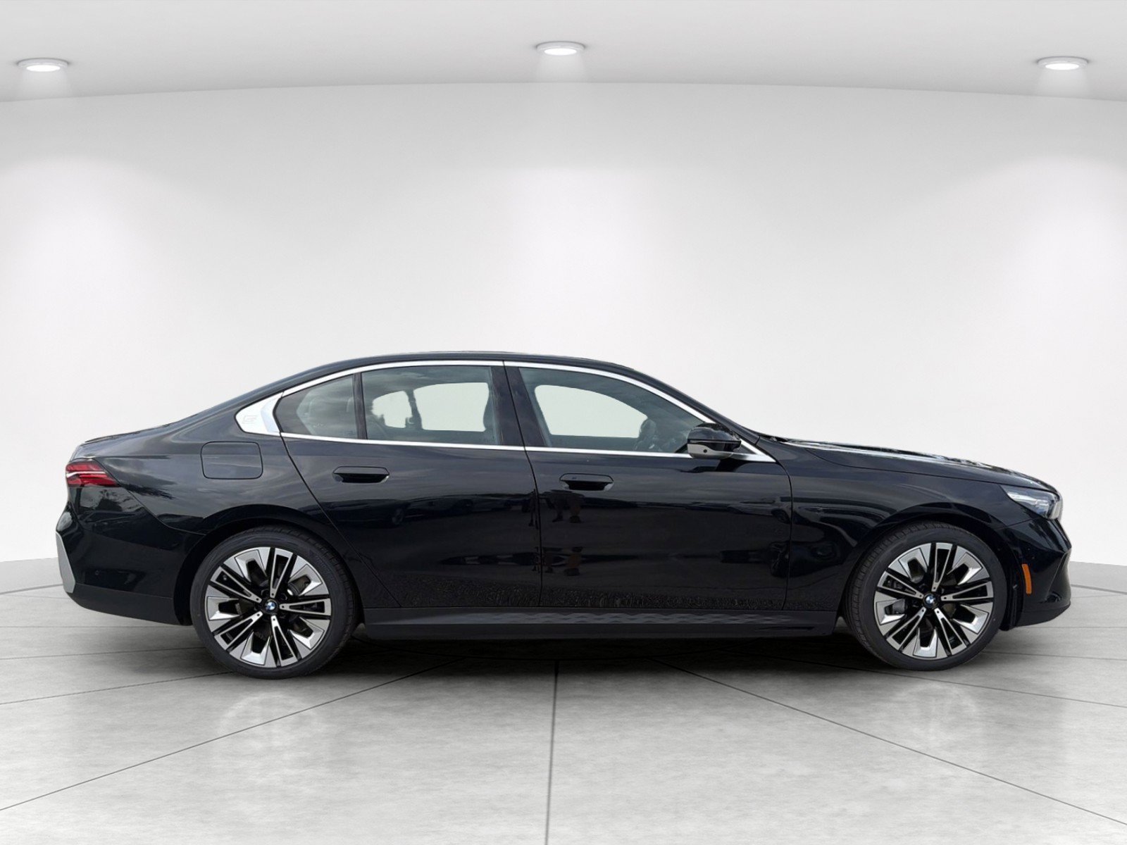 New 2027 BMW i5 eDrive40 w/ Premium Package RWD image 3