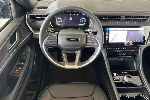 New 2026 Jeep Grand Cherokee L Limited AWD/4WD image 11