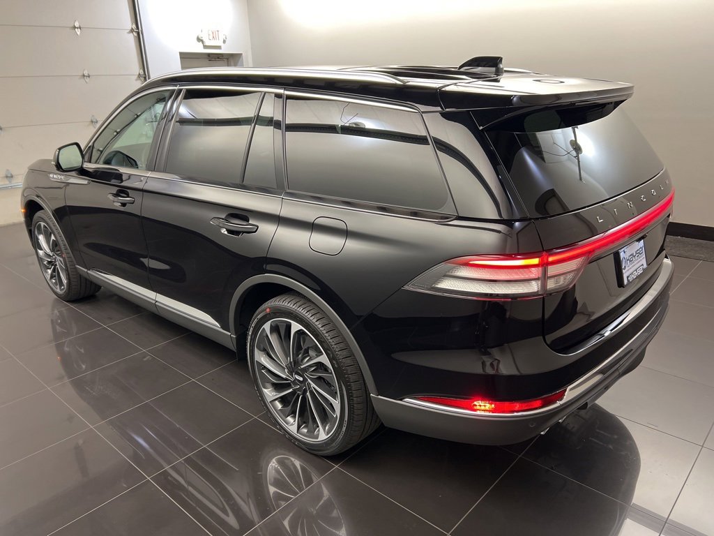 Used 2025 Lincoln Aviator Reserve w/ Equipment Group 201A image 4