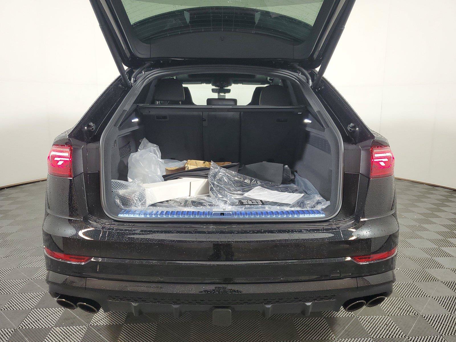 New 2026 Audi SQ8 Prestige AWD/4WD image 9