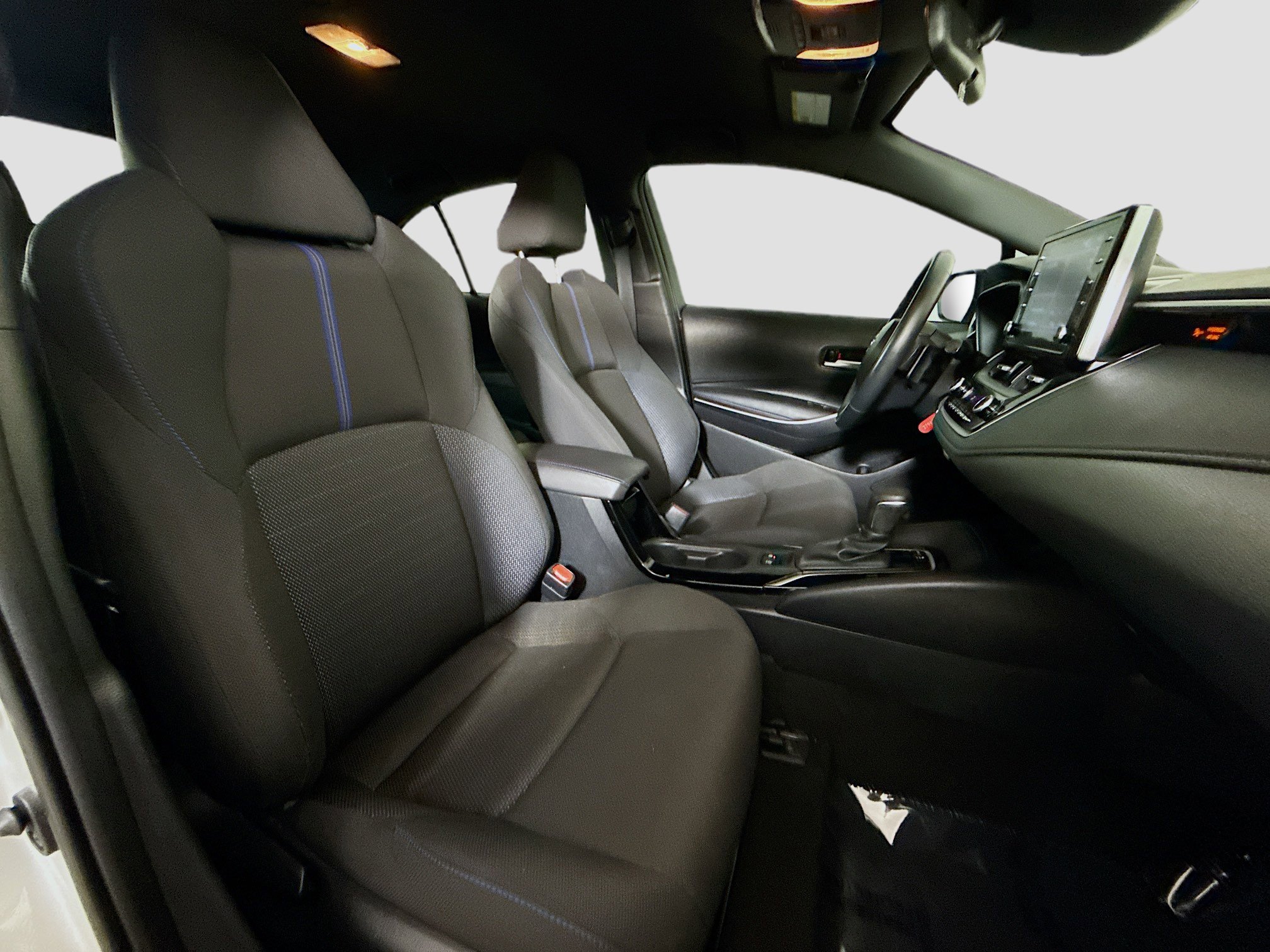 Used 2020 Toyota Corolla SE FWD image 29