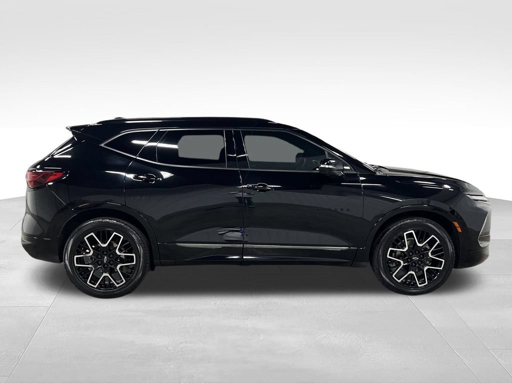 Certified 2023 Chevrolet Blazer RS w/ Driver Confidence II Package AWD/4WD image 2