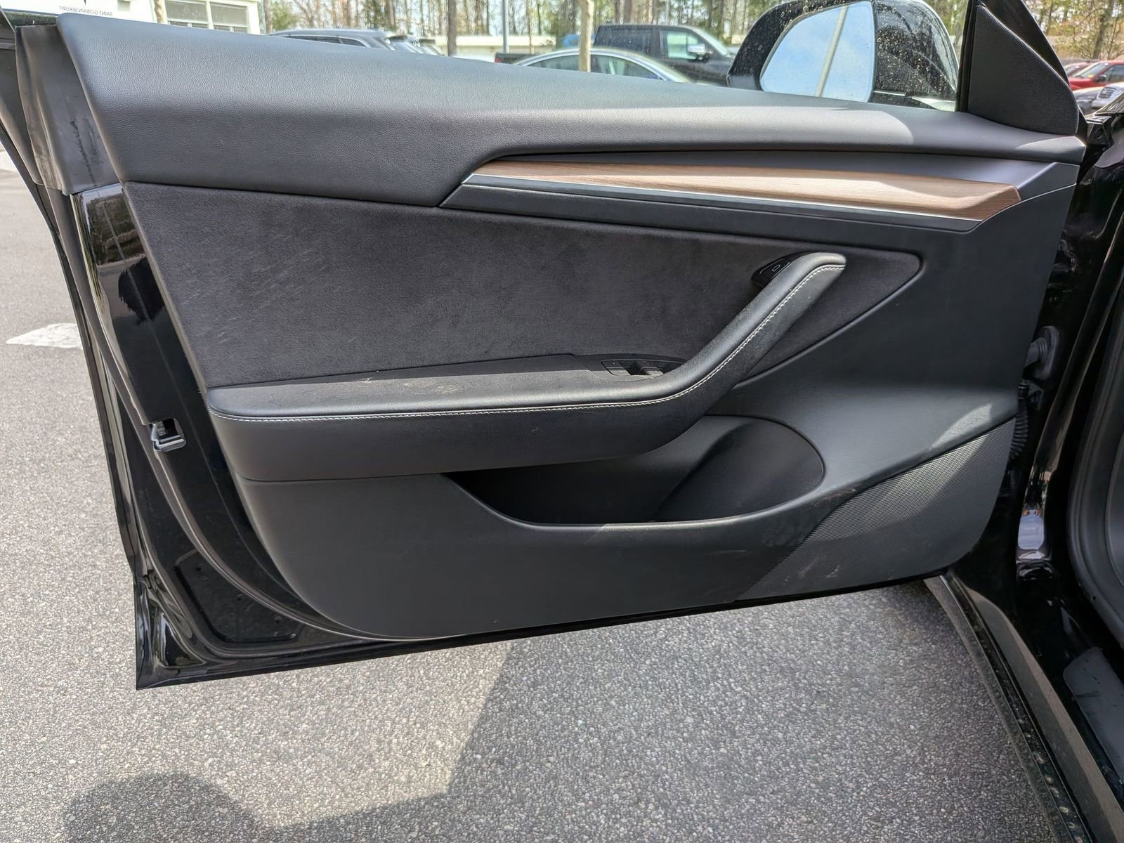 Used 2023 Tesla Model 3 Standard Range image 12