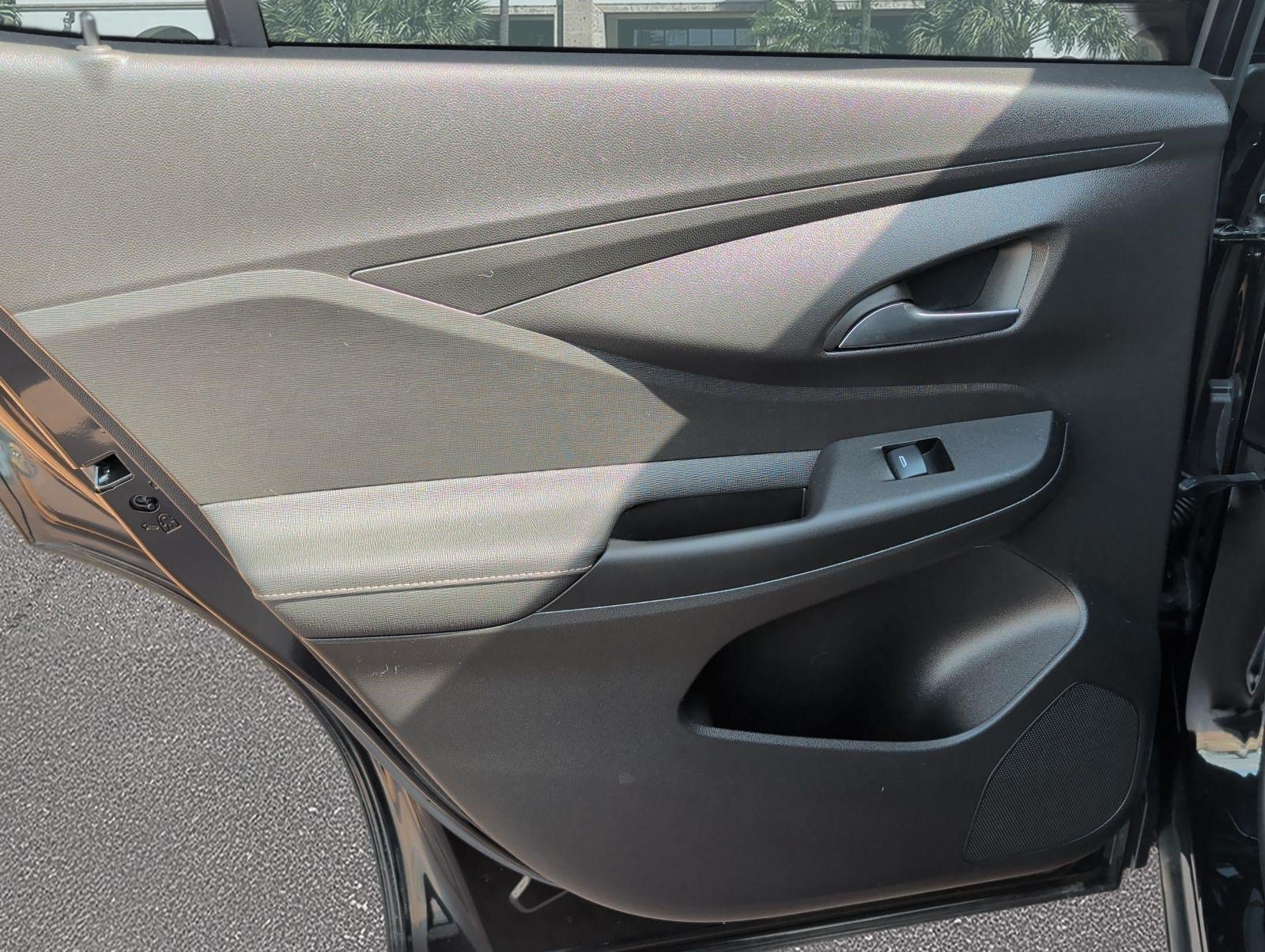 Used 2025 Buick Envista Avenir FWD image 24