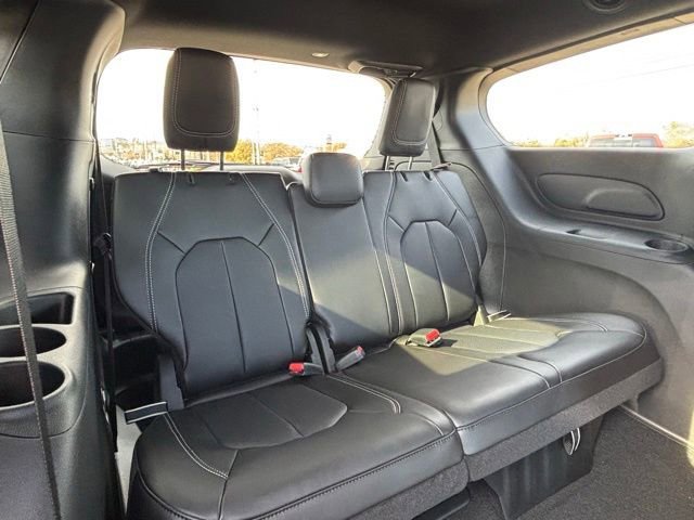 New 2026 Chrysler Voyager LX image 9