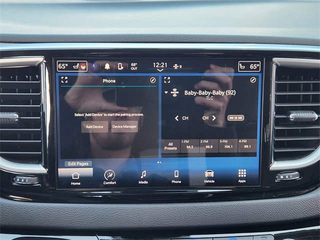 Used 2024 Chrysler Pacifica Touring-L image 16