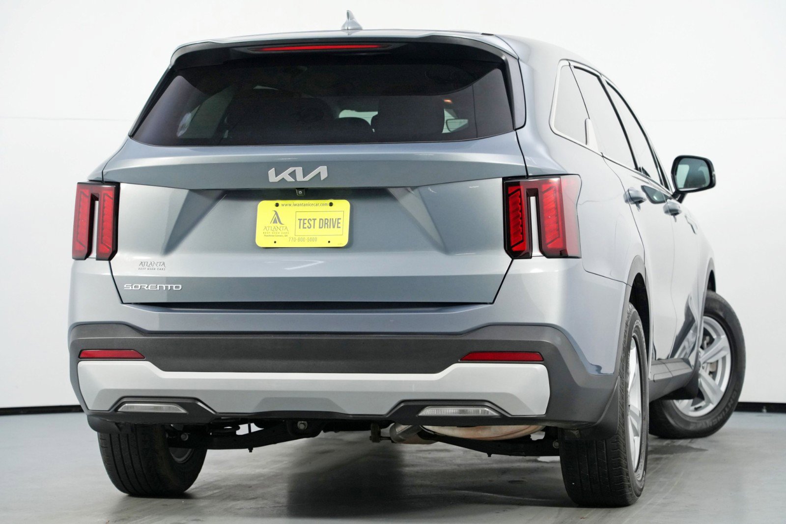 Used 2024 Kia Sorento LX image 4