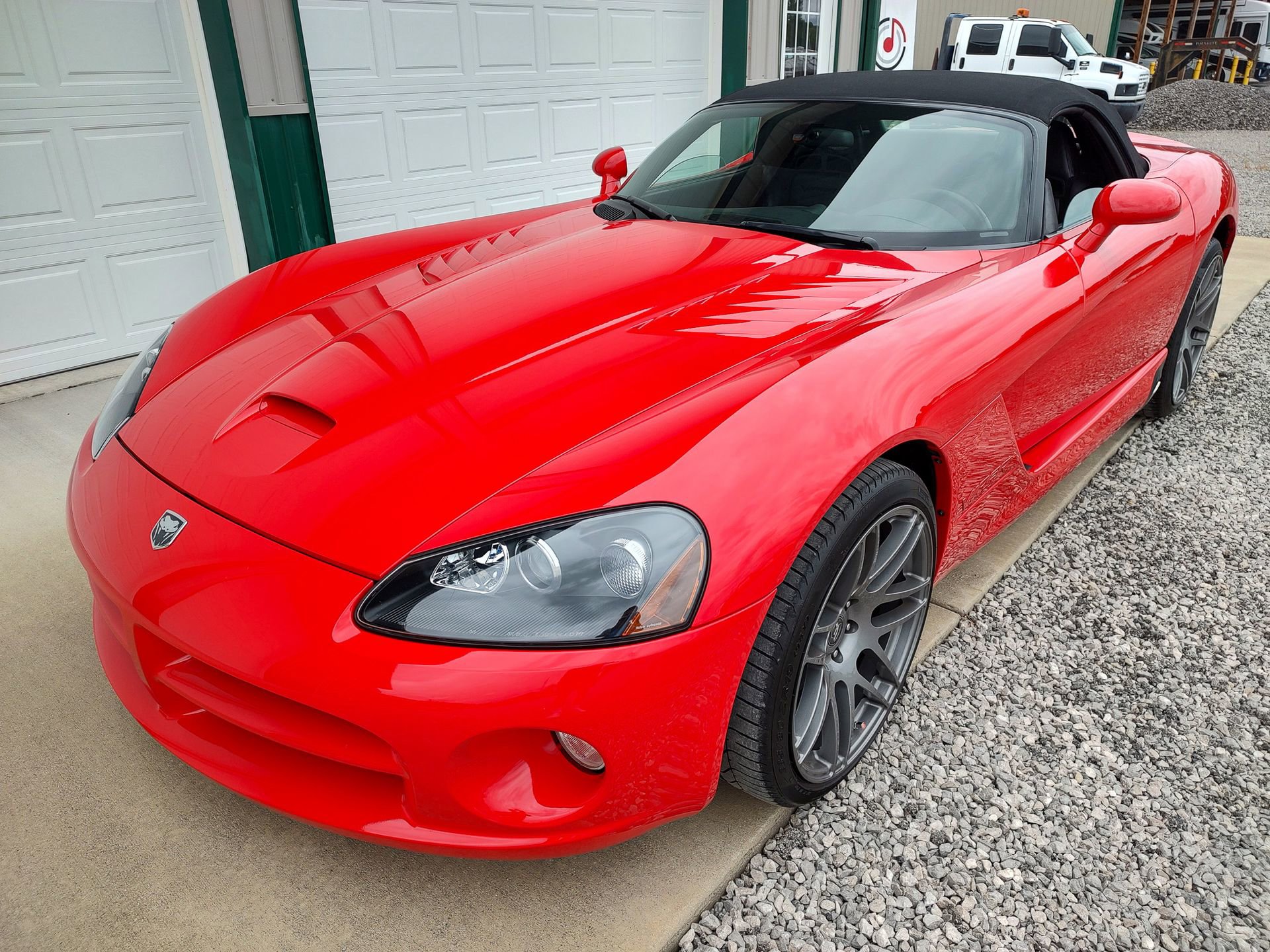 Used 2003 Dodge Viper SRT-10 image 9
