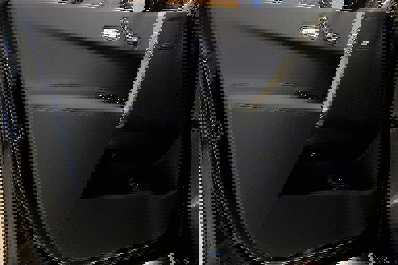 New 2026 BMW iX xDrive60 w/ M Sport Package image 10