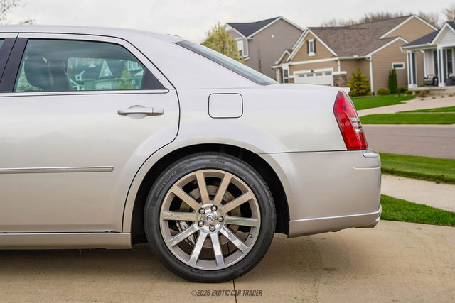 Used 2006 Chrysler 300 SRT8 w/ SRT Option Group II RWD image 5