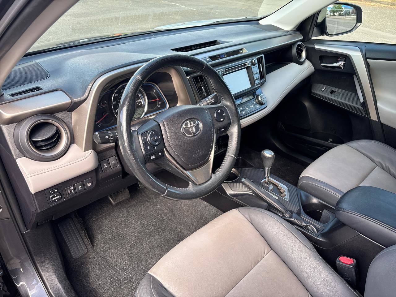 Used 2014 Toyota RAV4 Limited w/ Technology Package AWD/4WD image 7