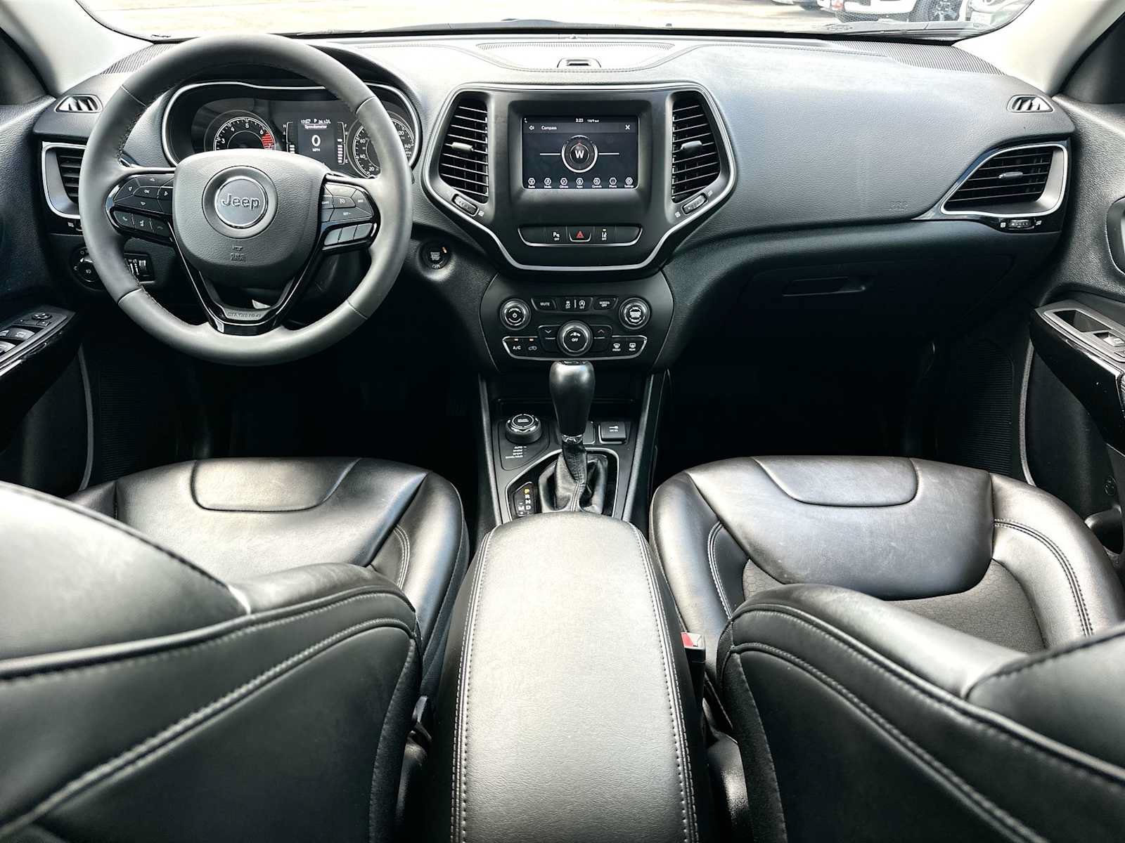 Used 2021 Jeep Cherokee Latitude Plus w/ Sun & Sound Group AWD/4WD image 25