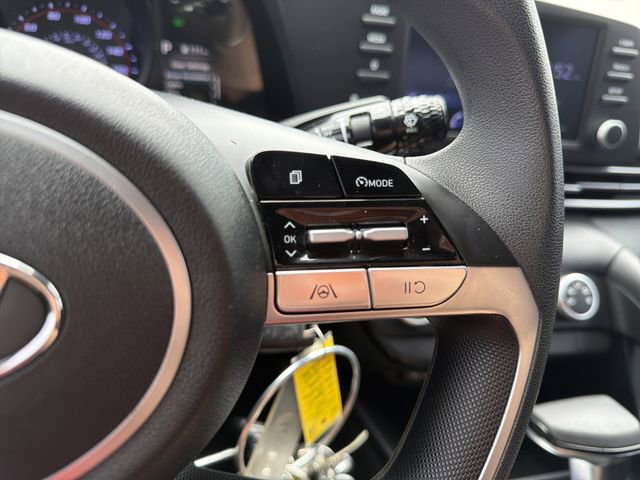 Used 2021 Hyundai Elantra SE FWD image 24