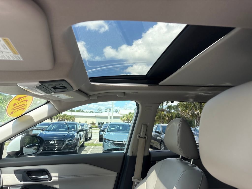 Certified 2024 Nissan Rogue SL w/ SL Premium Package FWD image 9