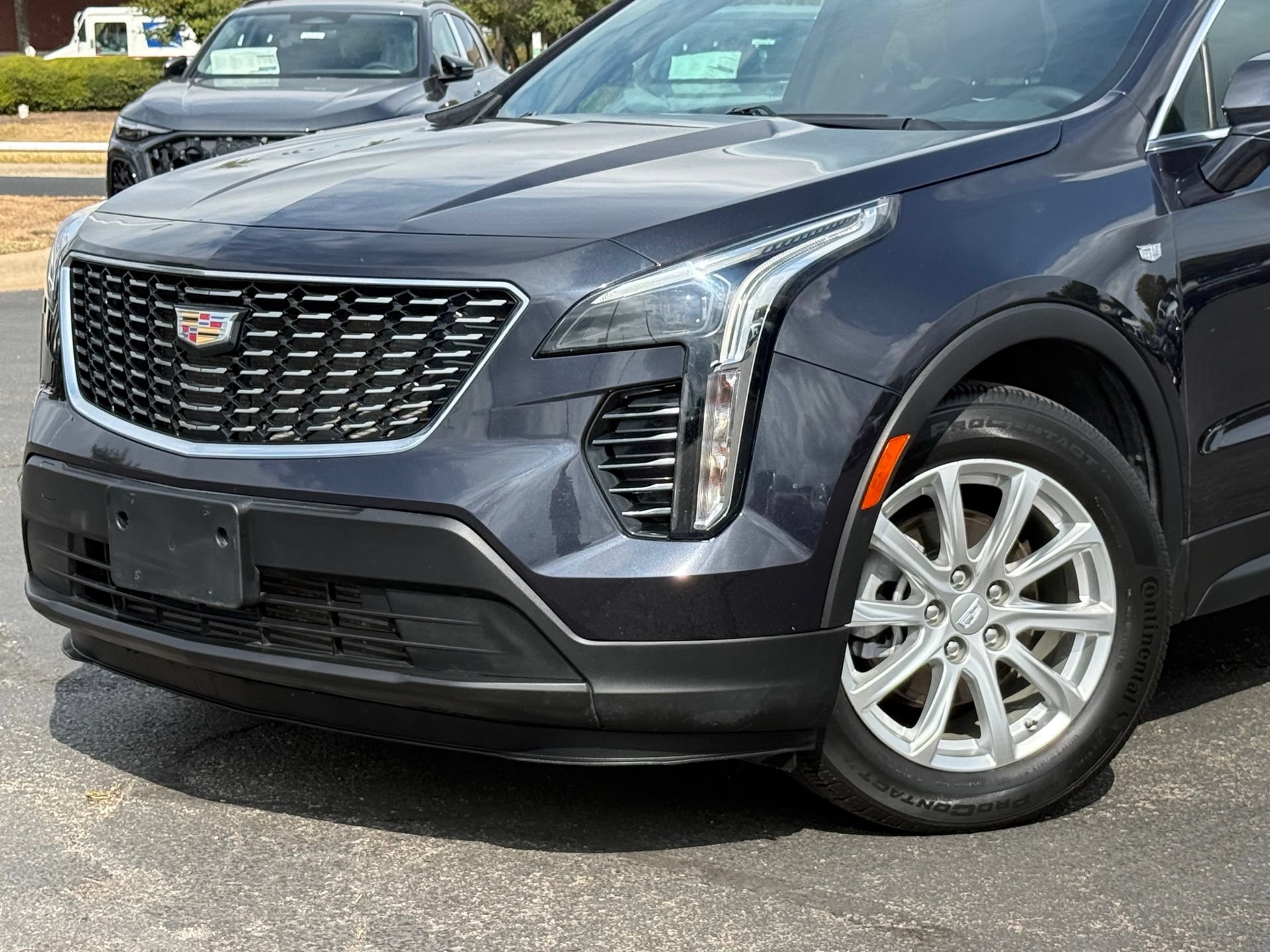 Used 2023 Cadillac XT4 Luxury w/ Cold Weather Package FWD image 2