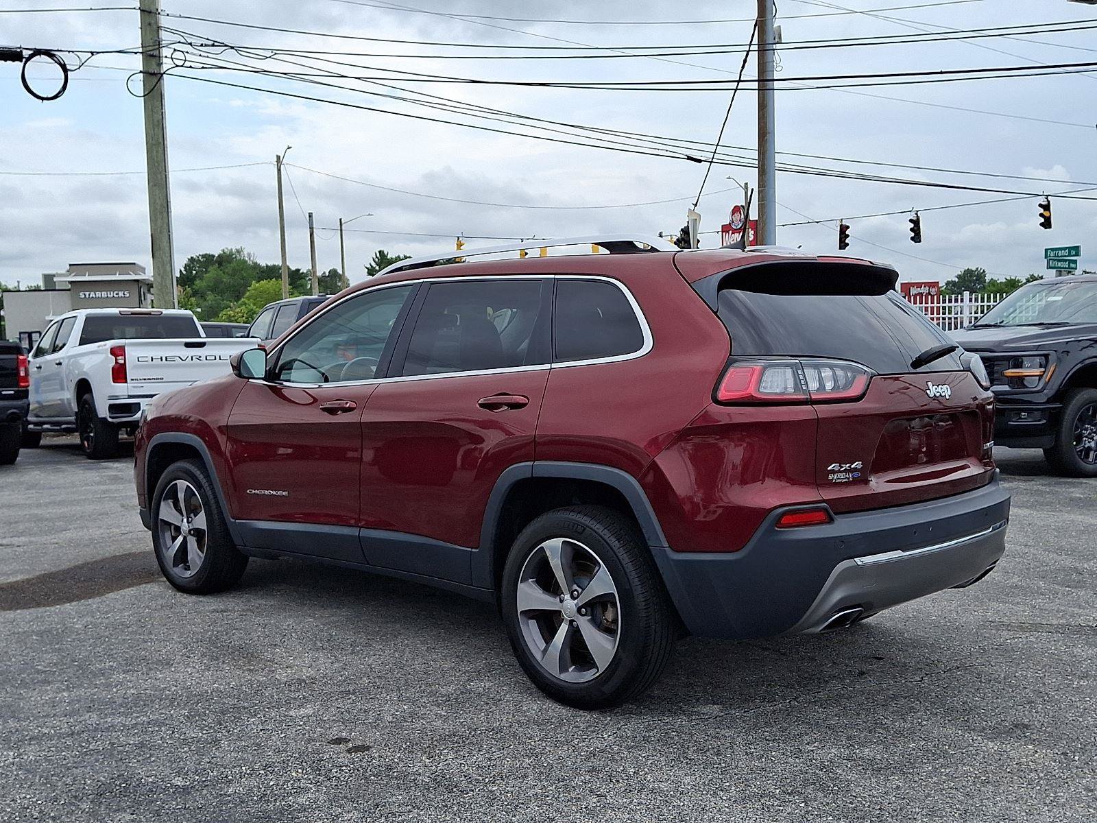 Used 2019 Jeep Cherokee Limited AWD/4WD image 4
