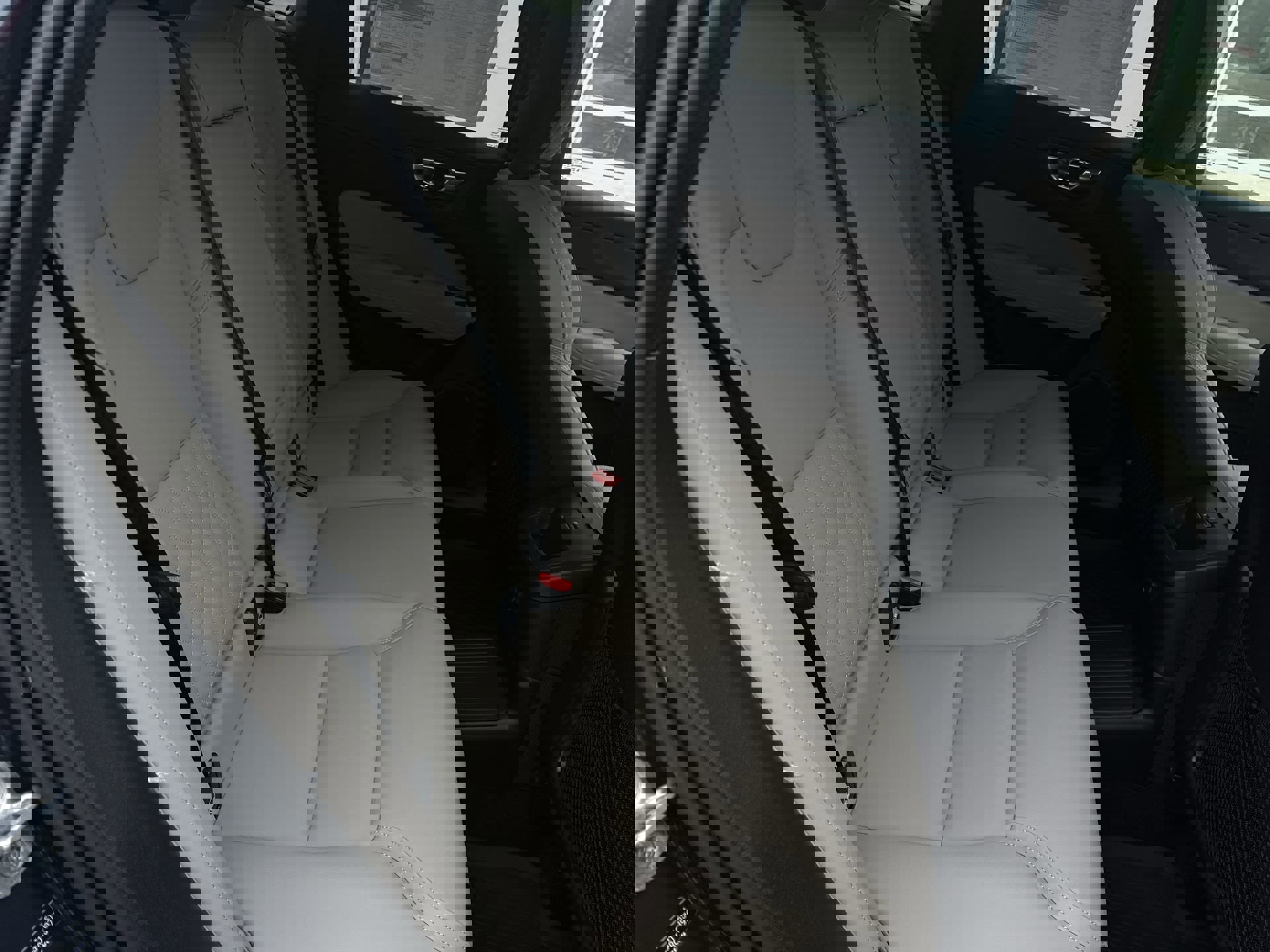 New 2026 Volvo XC60 T8 Plus w/ Protection Package Premier image 28