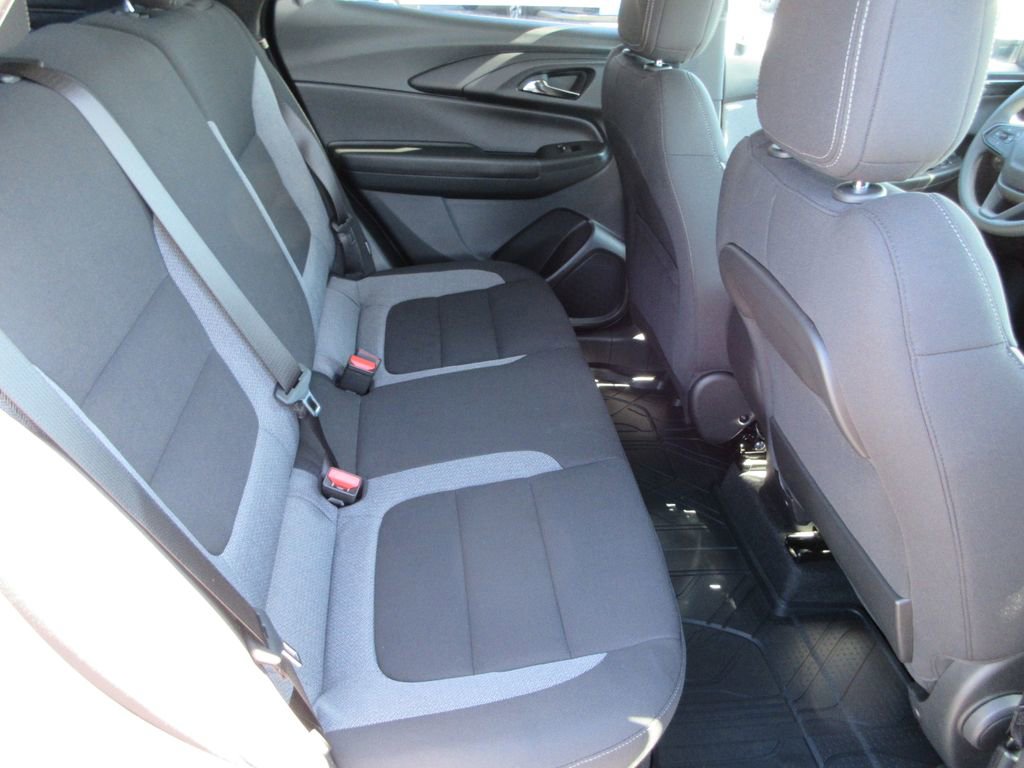 New 2026 Chevrolet TrailBlazer LT w/ LPO, Blackout Package FWD image 17