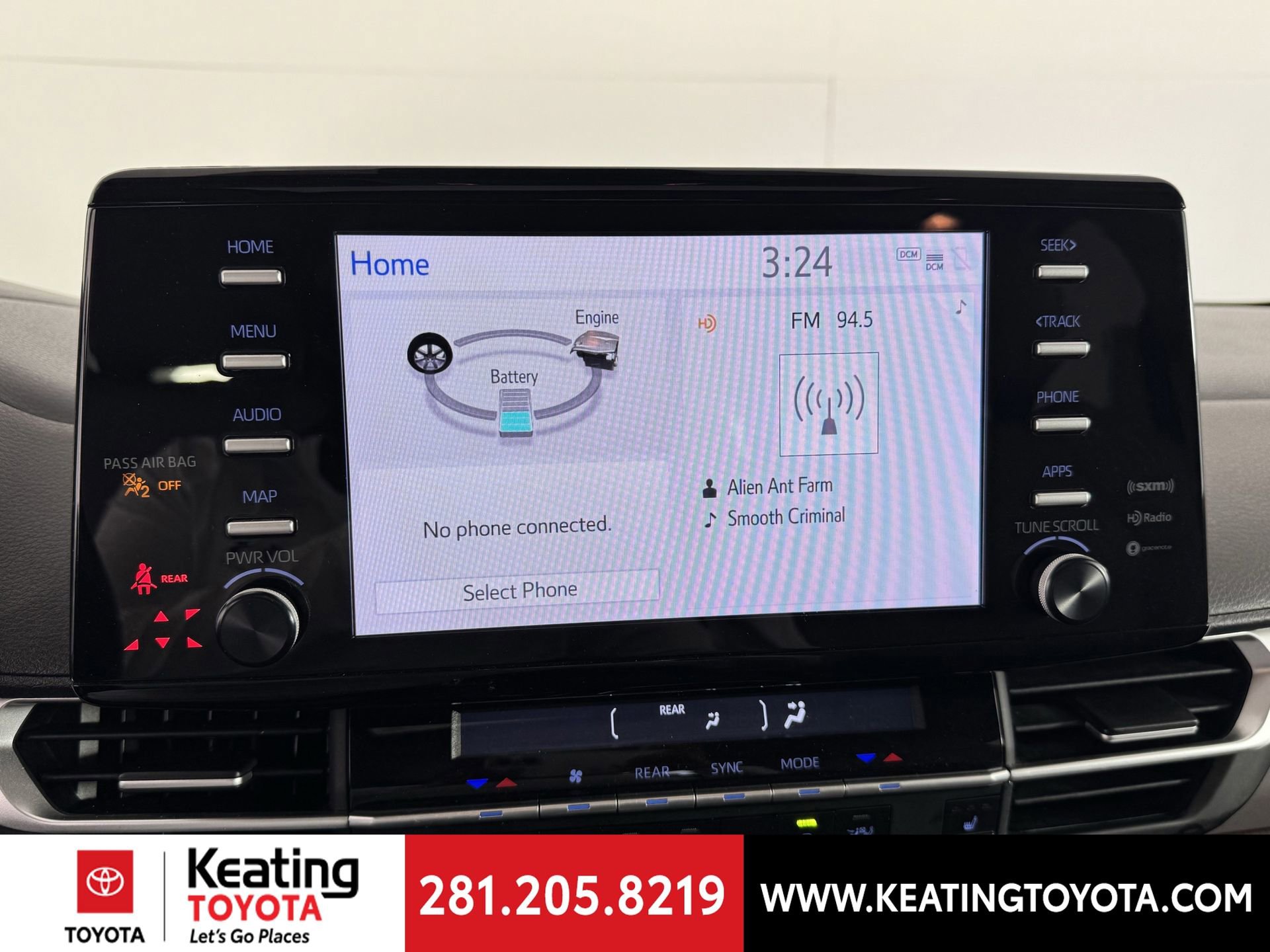 Certified 2024 Toyota Sienna XLE FWD image 26