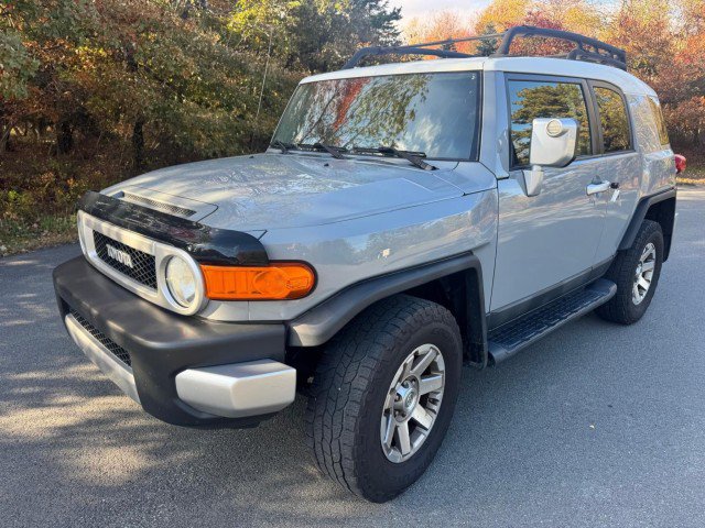 Used 2014 Toyota FJ Cruiser 4WD w/ Upgrade Package image 2
