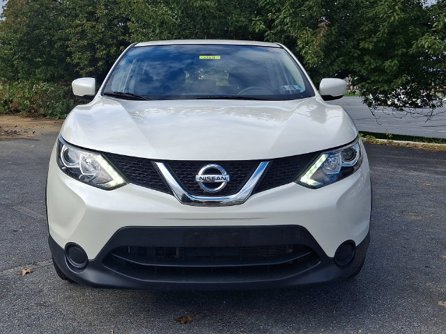 Used 2017 Nissan Rogue Sport S AWD/4WD image 2
