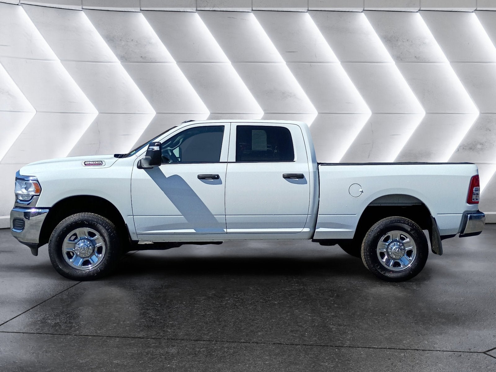 Used 2024 RAM 2500 Tradesman w/ Chrome Appearance Group image 3