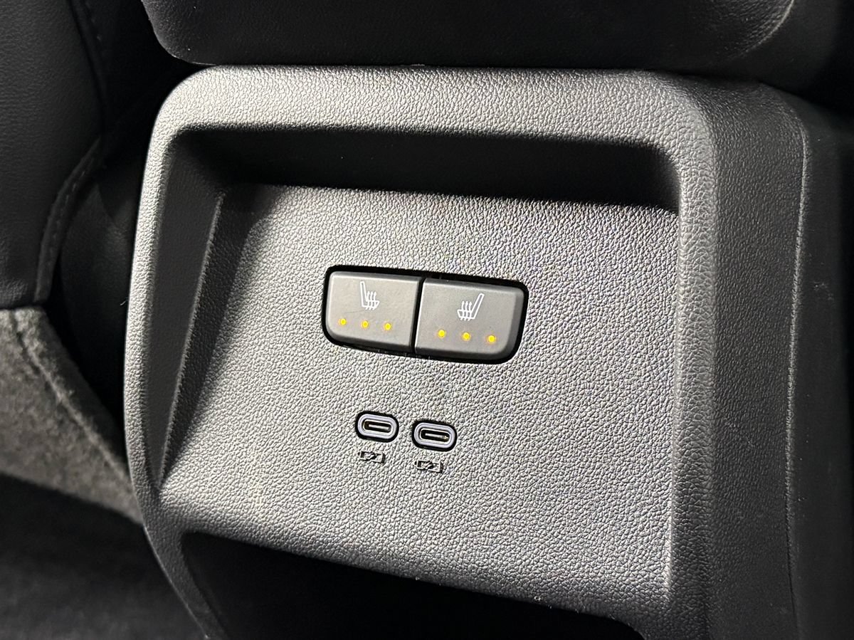 Used 2025 Chevrolet Equinox EV LT w/ Convenience Package II FWD image 34