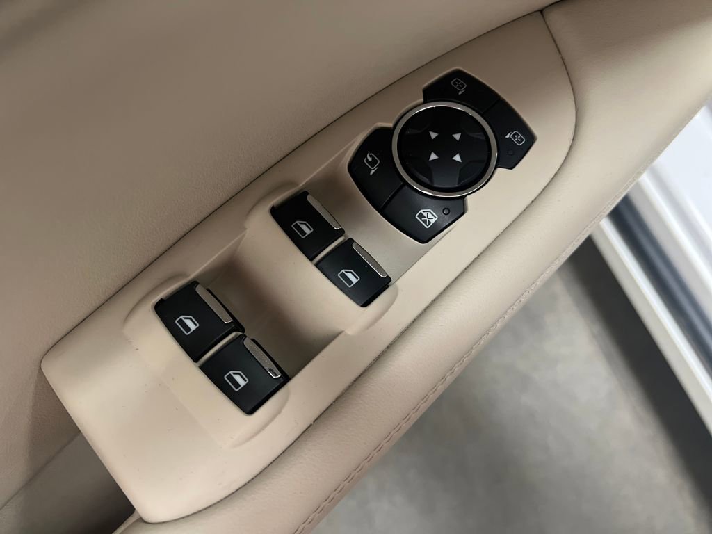 Used 2020 Lincoln MKZ w/ Convenience Package FWD image 13