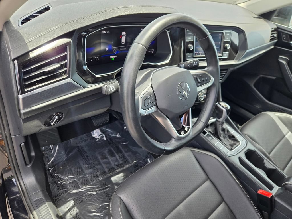 Used 2024 Volkswagen Jetta SE FWD image 18