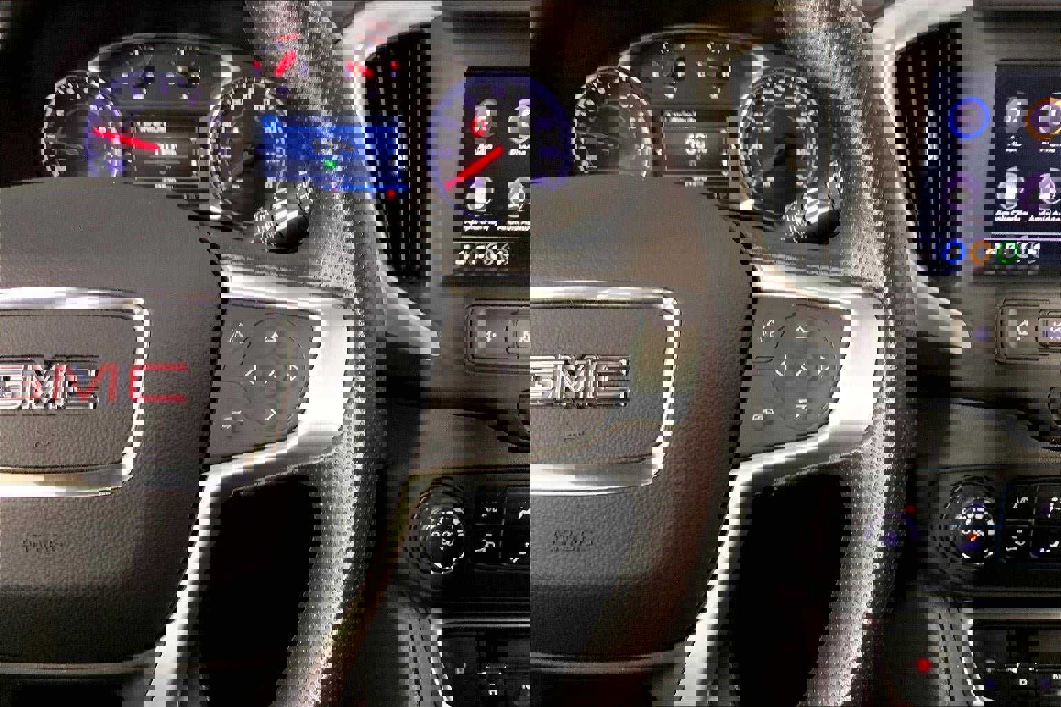 Used 2024 GMC Terrain SLE image 20