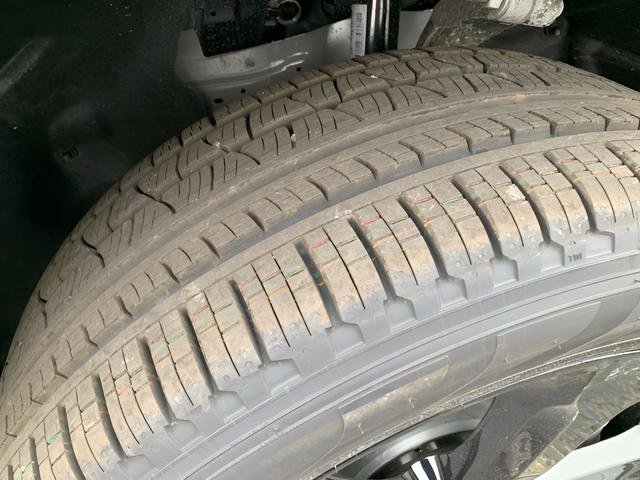 New 2025 Jeep Grand Cherokee Limited w/ Black Appearance Package image 12