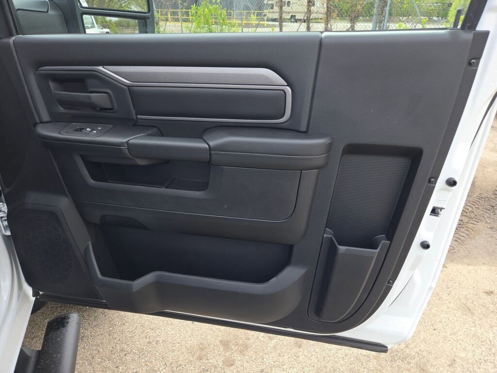 New 2026 RAM 5500 Tradesman AWD/4WD image 6