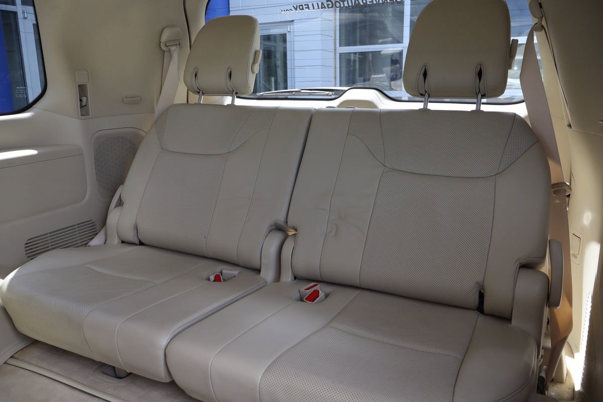Used 2016 Lexus LX 570 4WD image 12