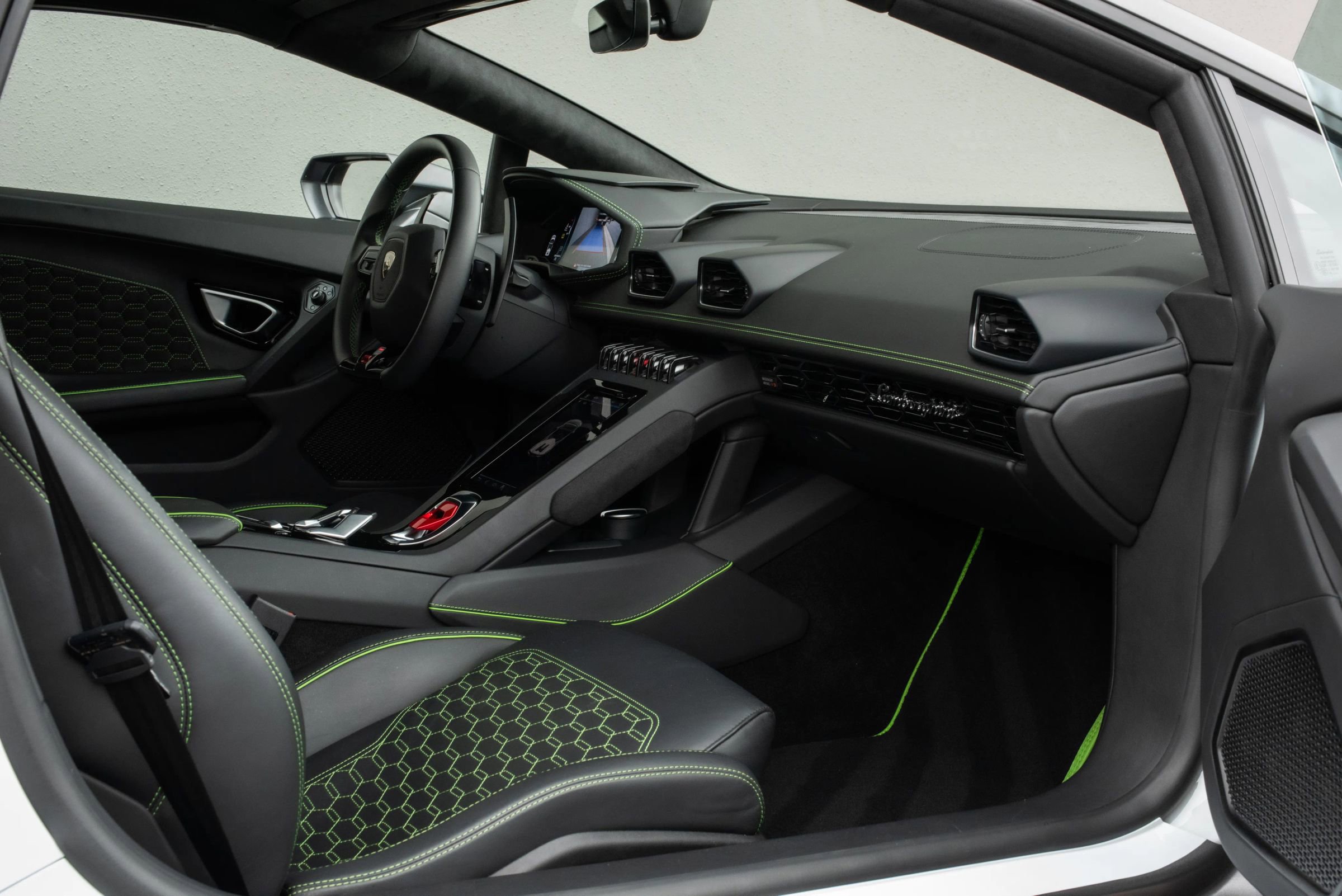 Used 2020 Lamborghini Huracan EVO AWD/4WD image 18