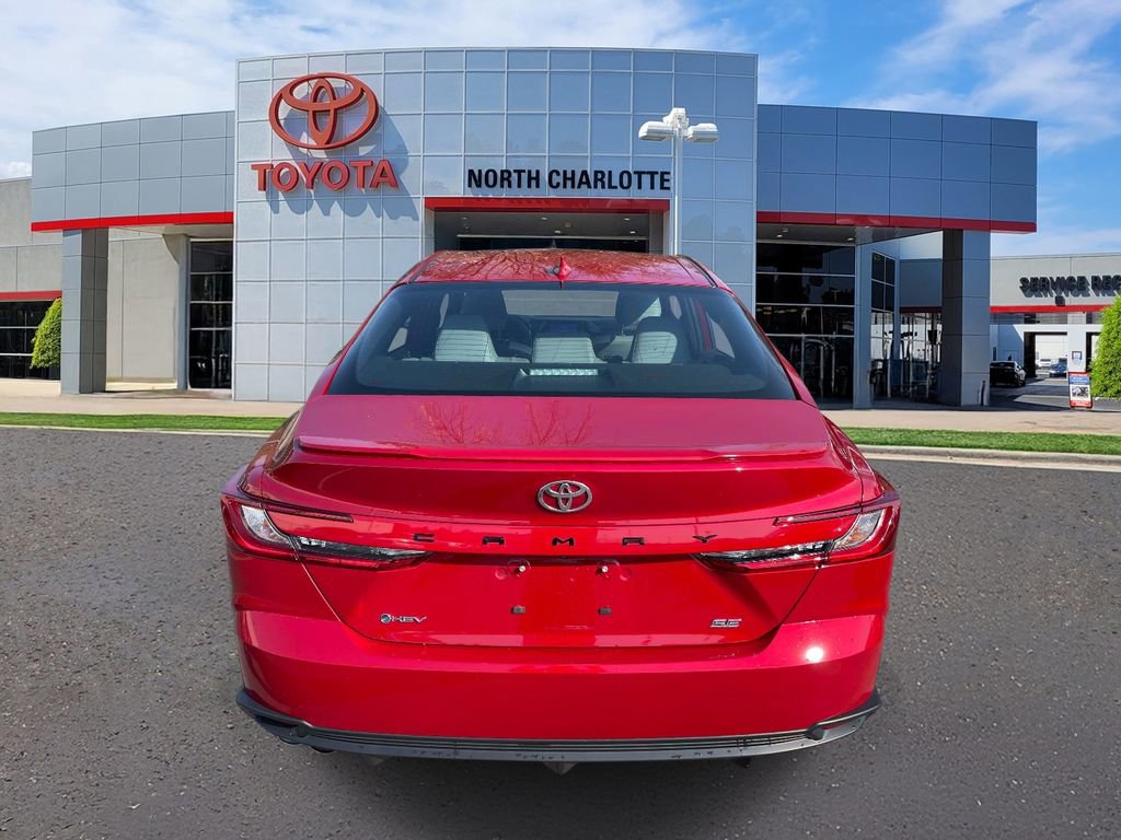 Used 2025 Toyota Camry SE w/ Convenience Package image 9
