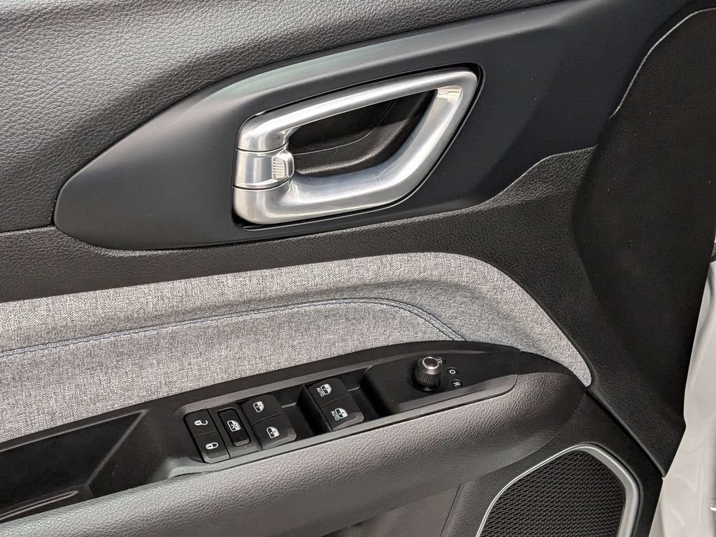 Used 2022 Jeep Compass Latitude w/ Sun and Sound Group FWD image 11