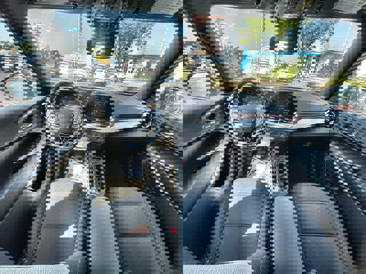 Used 2024 Chevrolet Trax RS w/ Sunroof Package image 20