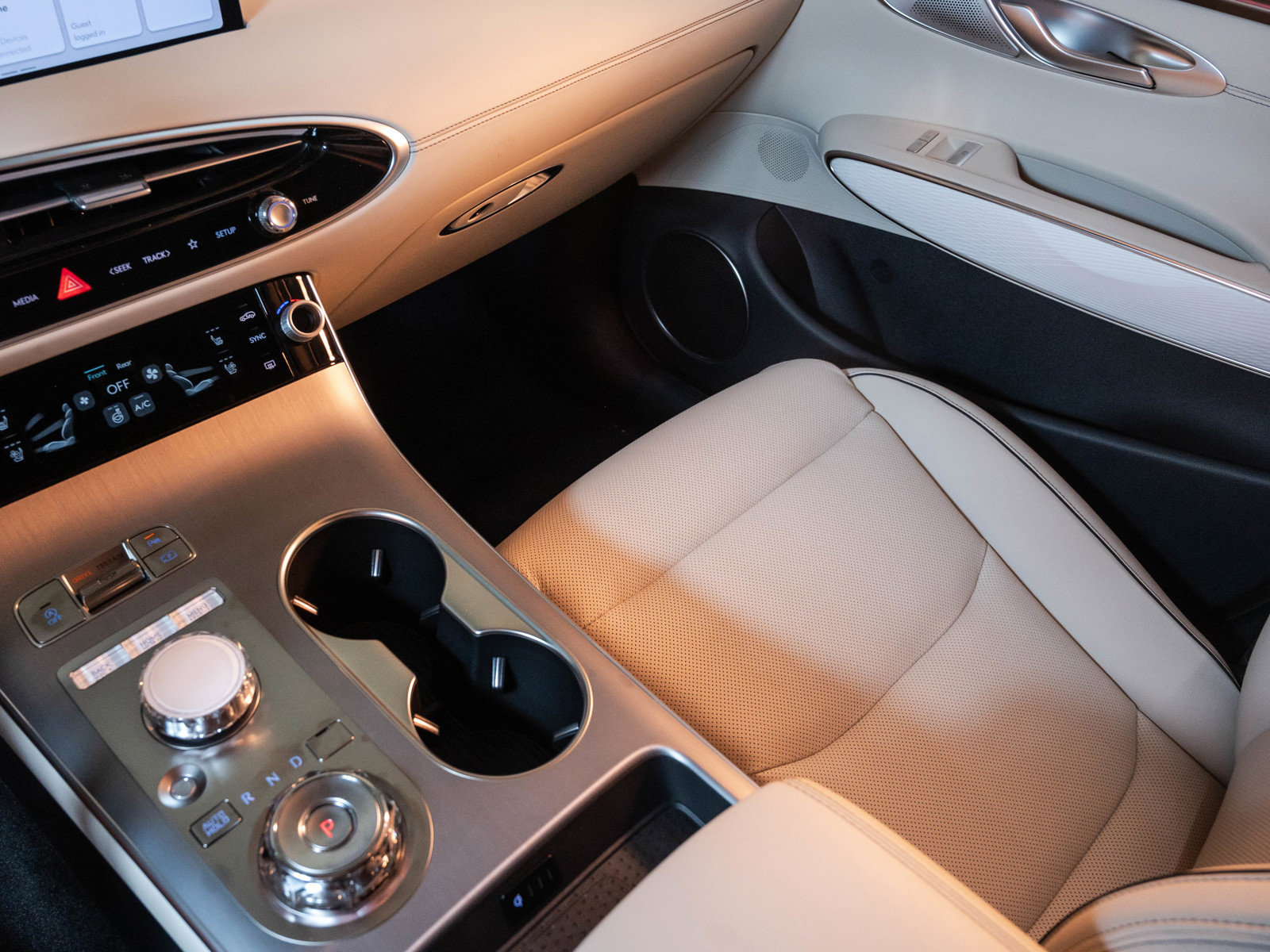 Used 2026 Genesis GV70 2.5T Advanced image 25